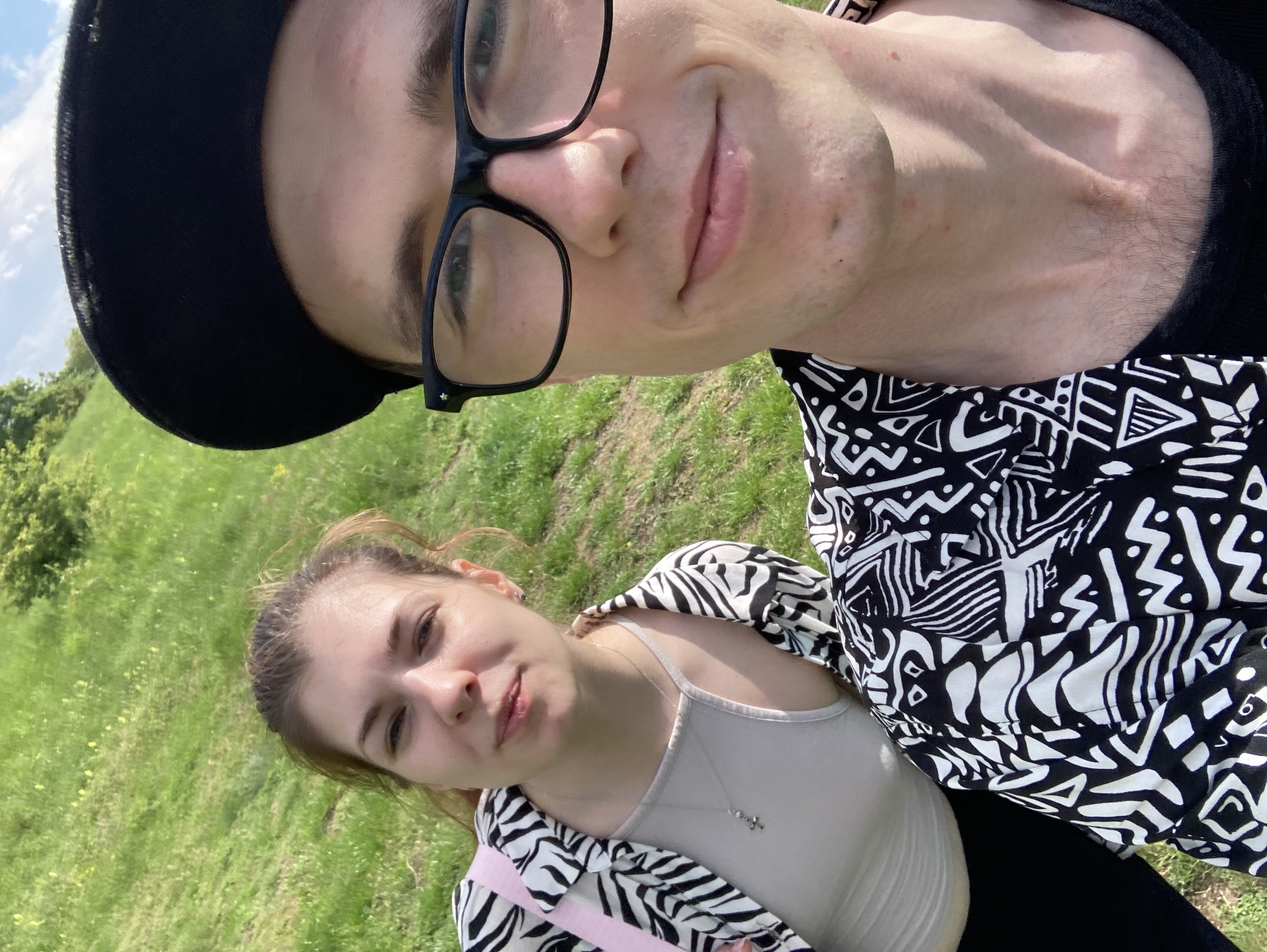 OBXcK49KDl5Mc9K0.jpg