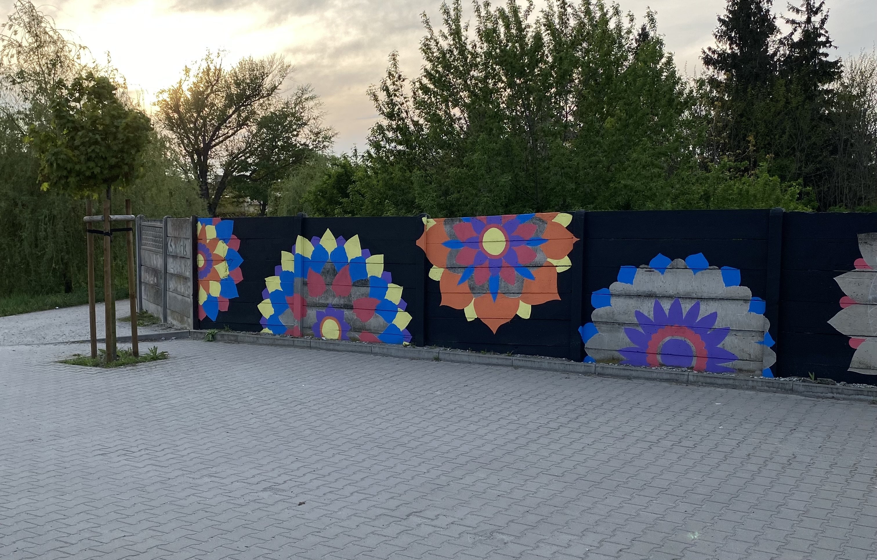 w4fKHOVS6o6wYphN.jpg